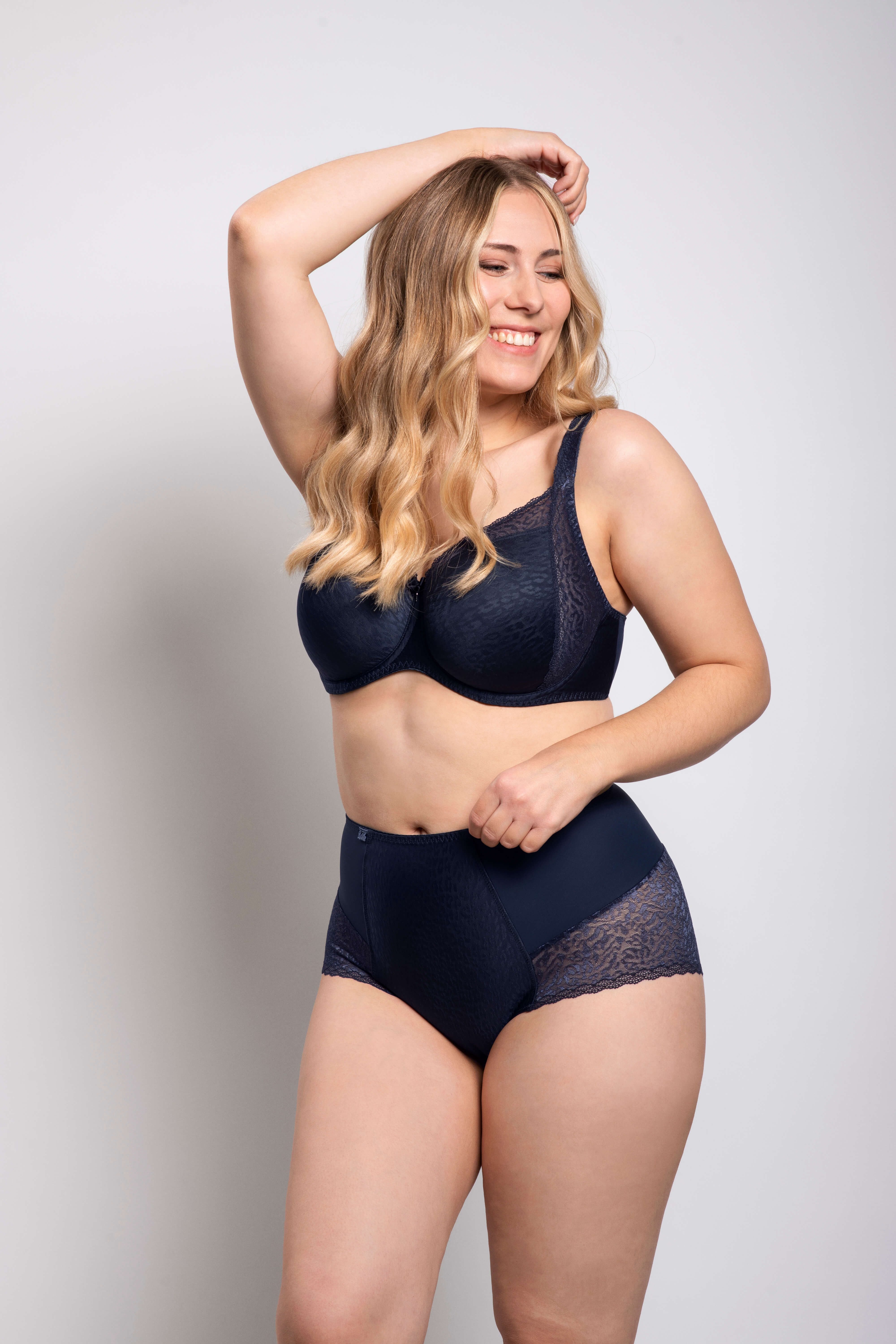 Ulla - Lynn - Tailleslip